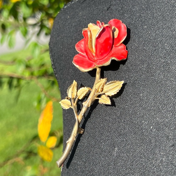 Vintage Red Rose Gold Pin brooch - Picture 11 of 13